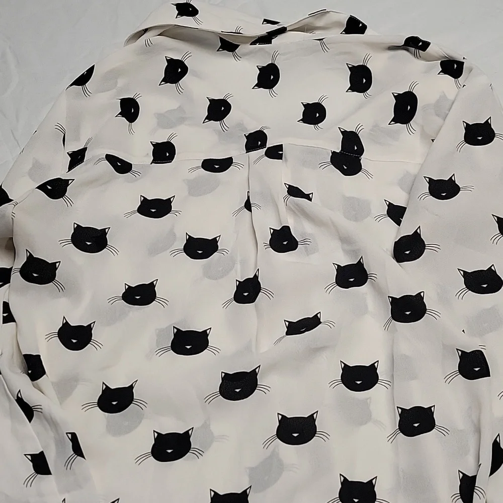 Express Cat Print Blouse - Picture 7 of 8